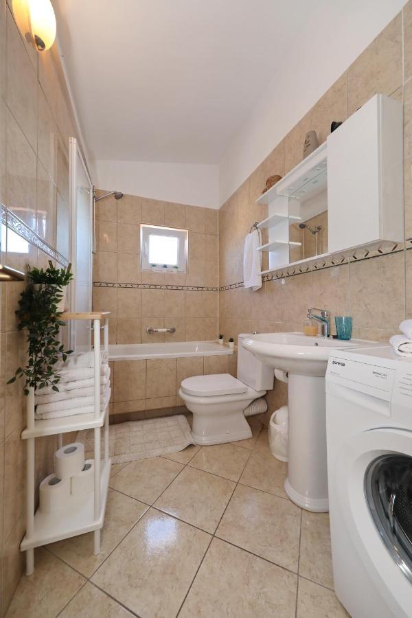 Apartment Zanov Преко Екстер'єр фото